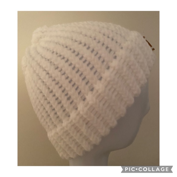 NWT Loom Knitted Hats, Warm and cozy, Knitting, Hats, Handmade by Seller. Teens - Picture 4 of 4